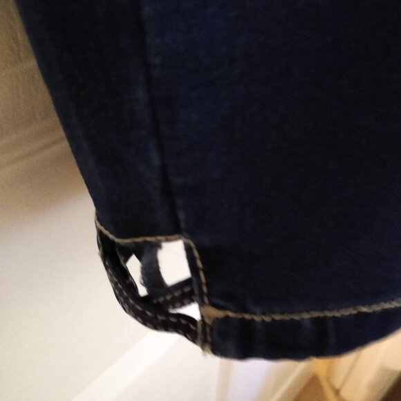 Butter Denim Lattice Capri Jean - mid wash - Picture 2 of 4